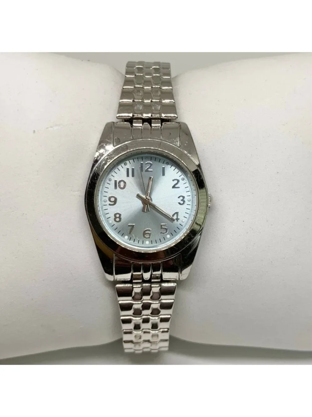 Vintage FMD silver tone women’s watch 25mm blue dial quartz stretch band running